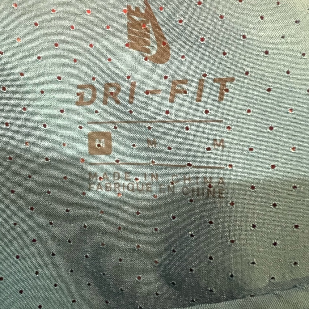 Nike cropped tee - Picture 3 of 4